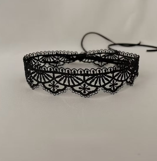 黒のチョーカー