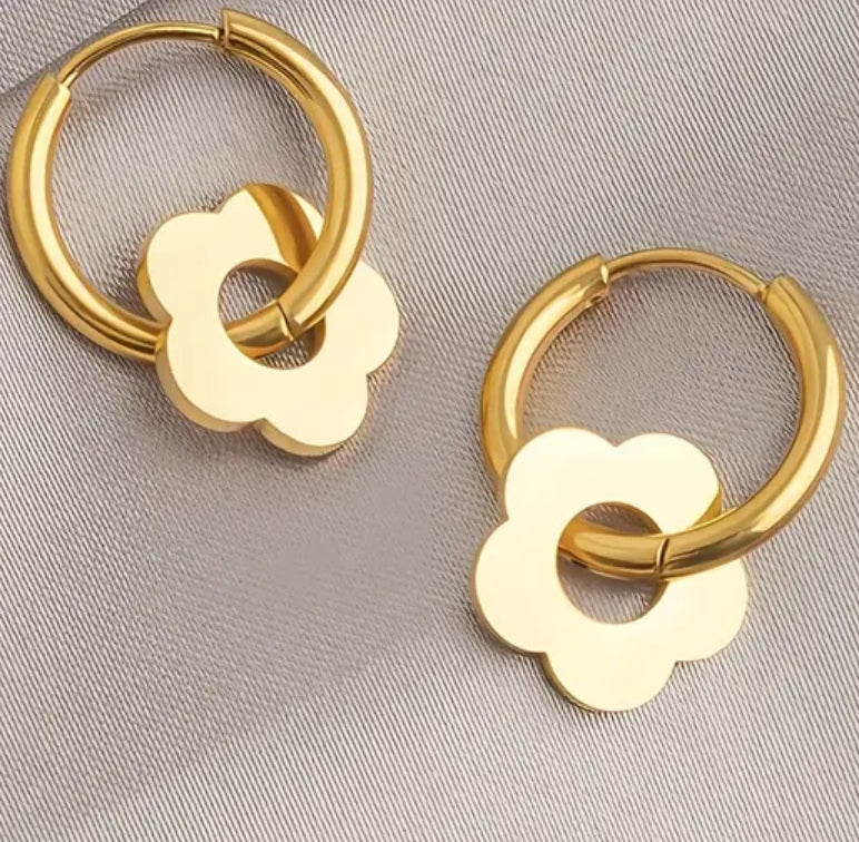ピアス