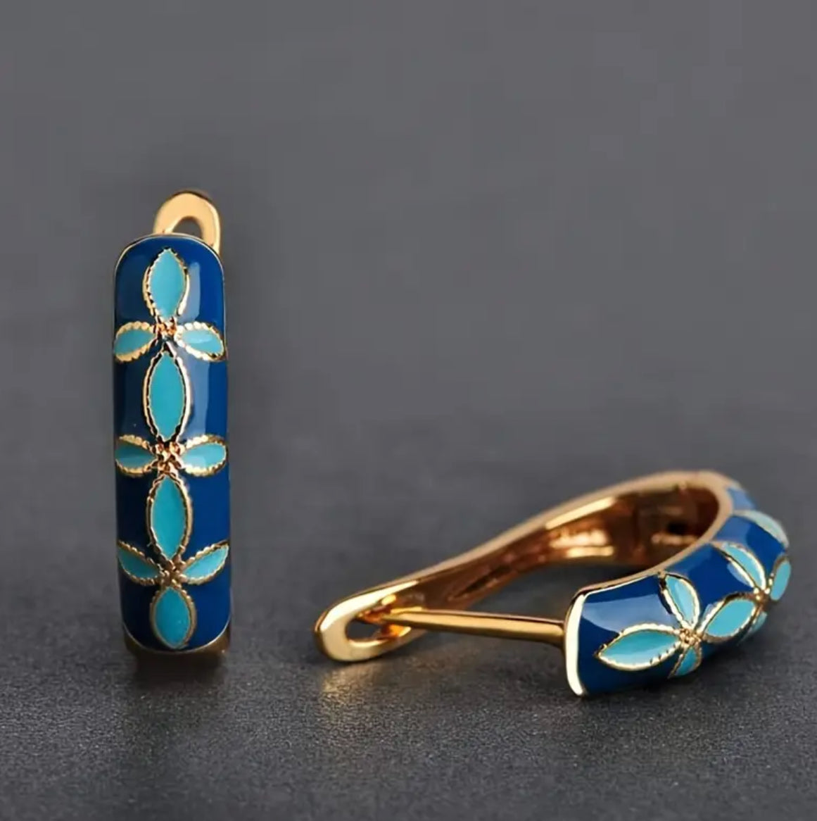 ピアス